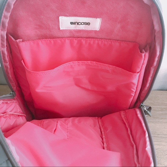 Incase Nylon Backpack - Picture 3 of 11